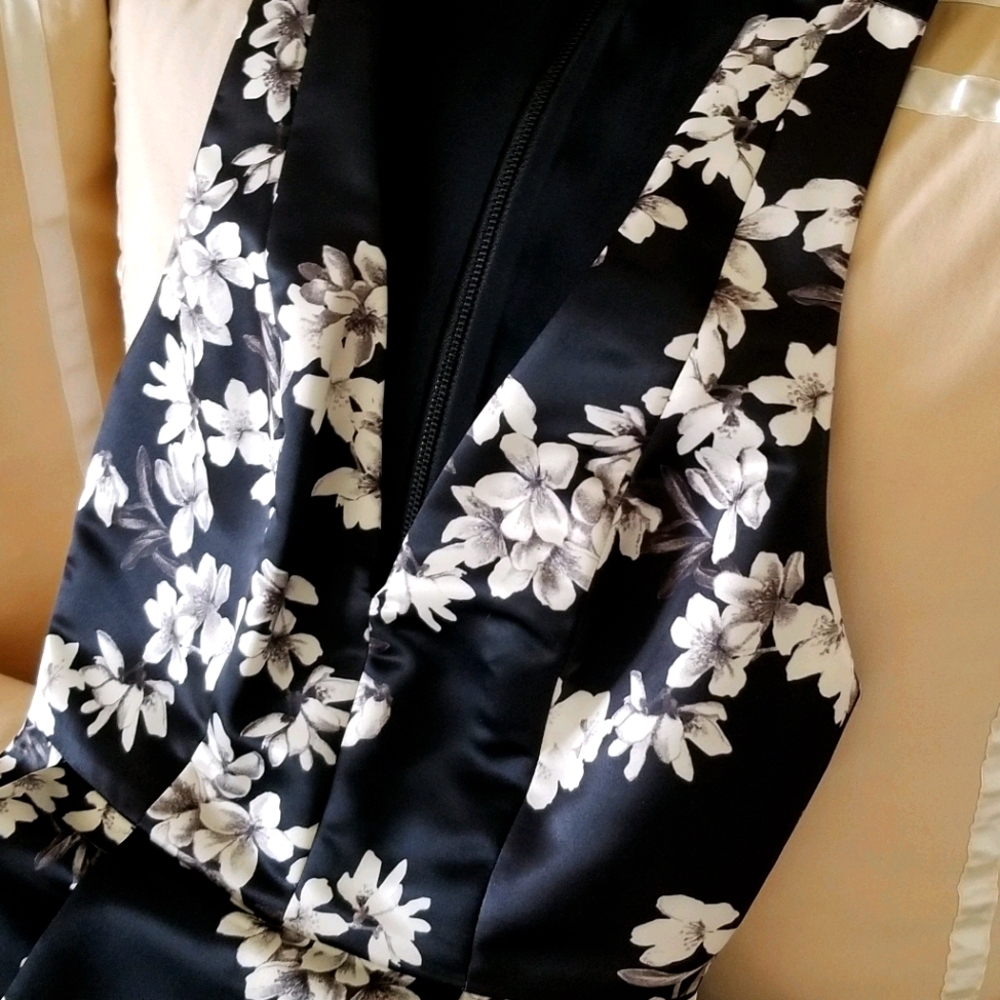 Alice + Olivia black and white floral short dress